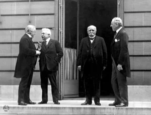 Os Quatro Grandes: David Lloyd George, Vittorio Emanuele Orlando, Georges Clemenceau e Woodrow Wilson.